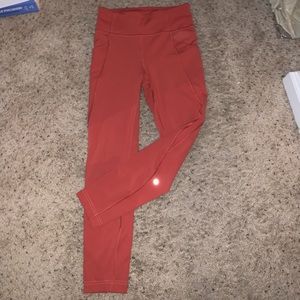 Lululemon sz6 leggings ✨rust orange / red with side and back pockets ✨ LIKE NEW!